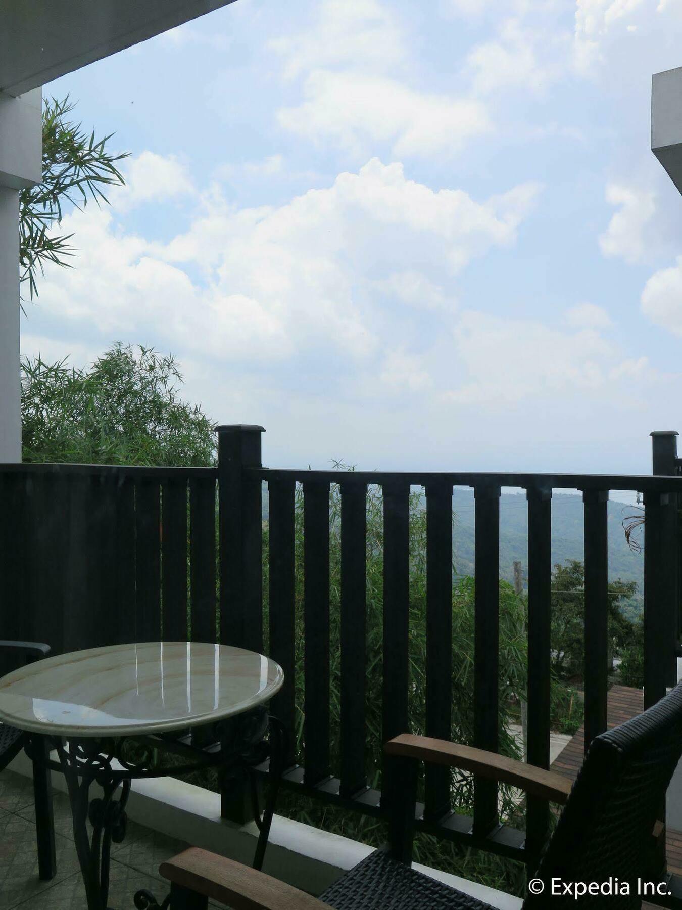 The Windy Ridge Hotel Tagaytay City Ngoại thất bức ảnh